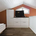 Naekoealahuoneisto 320